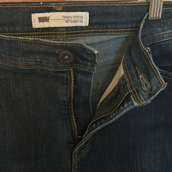 Levi’s SIZE 31”x 30”(12) Perfectly Slimming 512 Jeans - Straight Leg - Like New - Picture 12 of 14